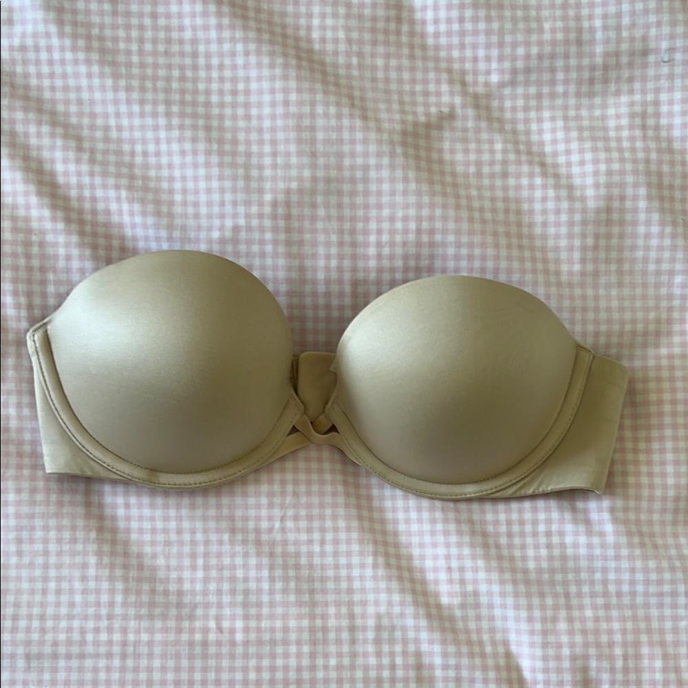 Seamless Strapless Bra in Cream Nude